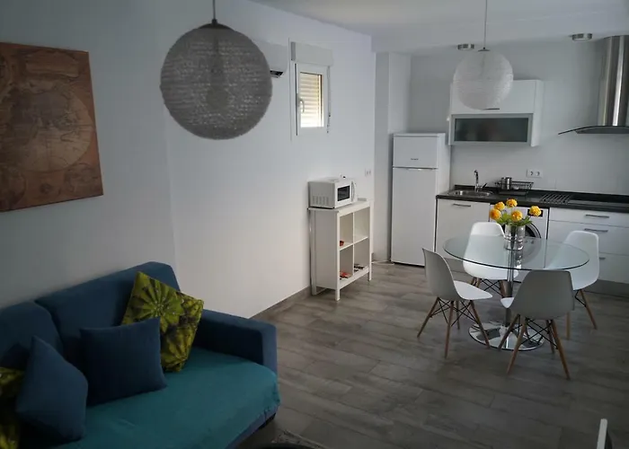 Atico Con Terraza En Alameda De Hercules Appartamento